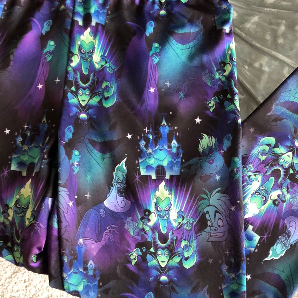 Disney’s Villains After Hours Party Leggings NWT - Picture 4 of 7